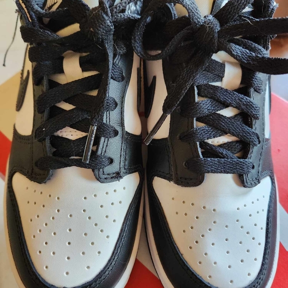 Panda Low Dunks - Picture 2 of 5